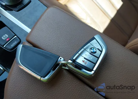 2020 BMW 530I xDrive из США, поврежденный, VIN WBAJR7C02LCD68147